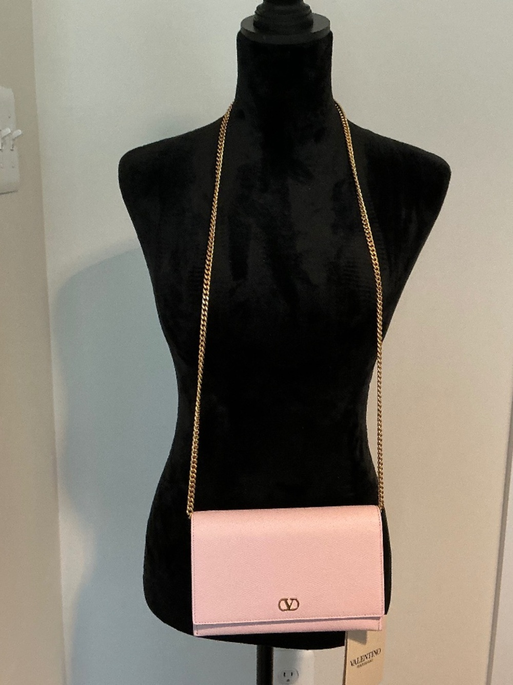 NWT Valentino Garavani Vlogo Pink Bag with Gold Link Chain Removable Strap